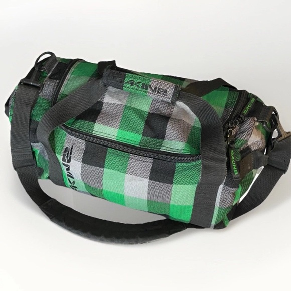 Dakine Medium Duffle Bag Green Plaid Side Pockets Versatile Backpack Travel - Picture 1 of 14
